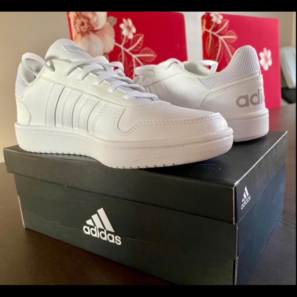 Adidas 2.0 👟 - Picture 2 of 3